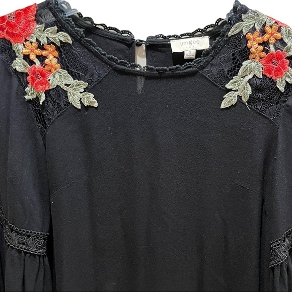UMGEE Black High Low Hem Red Floral Embroidered  Sleeves Boho Tunic Top Sz S - Picture 2 of 8